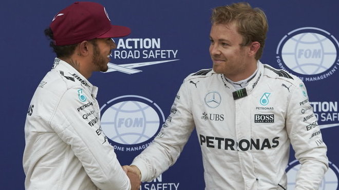 Lewis Hamilton by na rozdíl od Nica Rosberga v Silverstone startoval bez safety caru