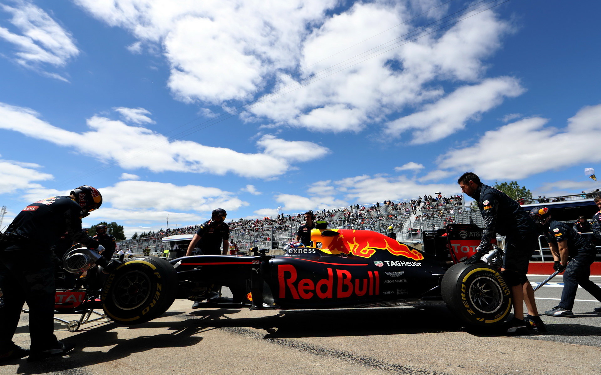 Daniel Ricciardo při tréninku v Kanadě