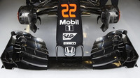 Přední křídlo vozu McLaren MP4-31 Honda a zavěšení kol v Kanadě