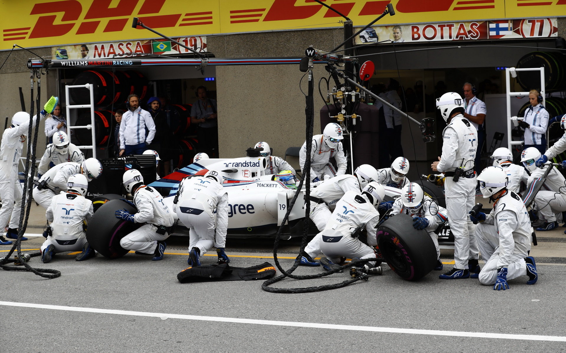 Felipe Massa chválí práci mechaniků