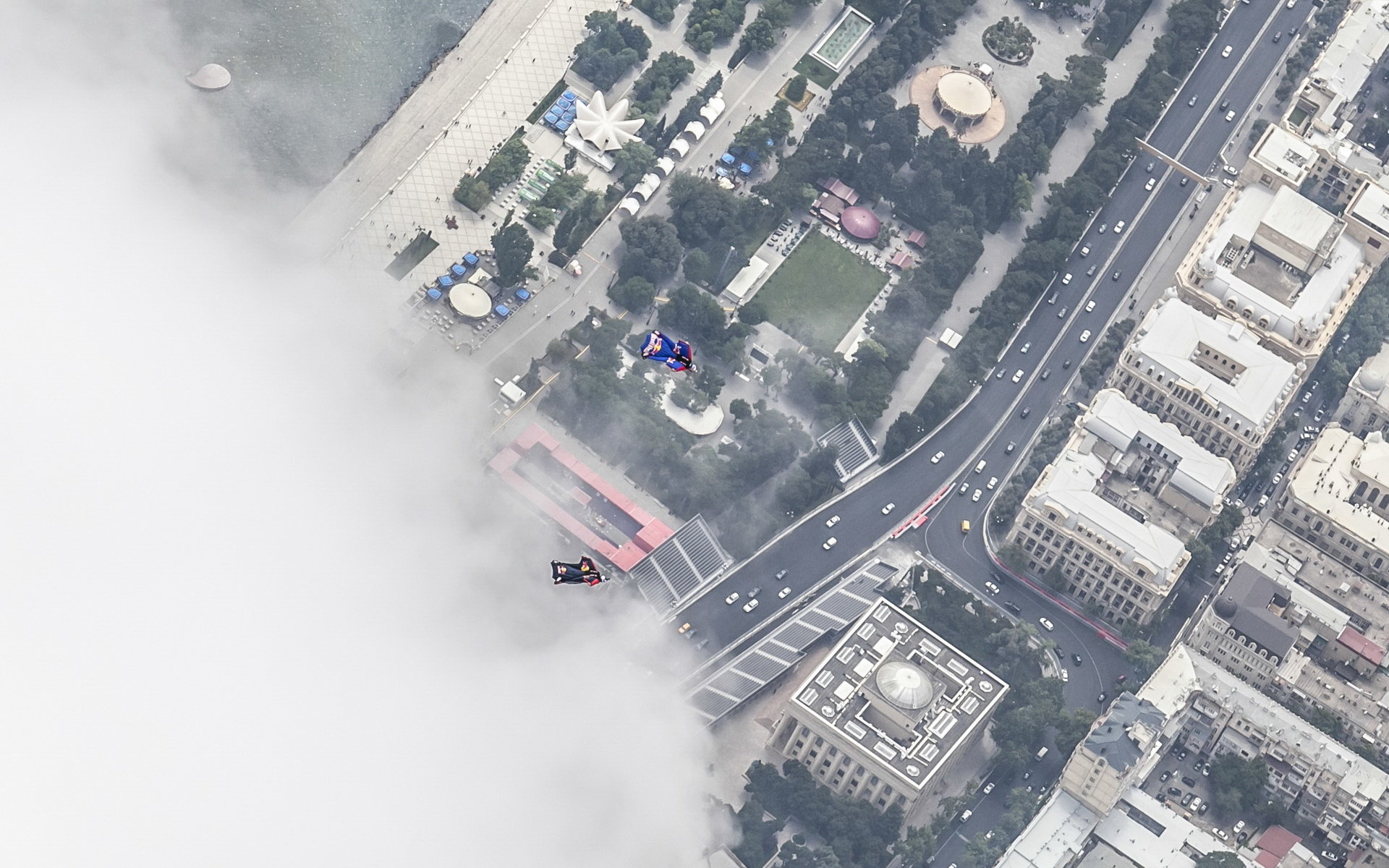 Red Bull a jeho seskok na wingsuit nad okruhem v Baku