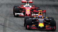 Max Verstappen a Sebastian Vettel v závodě v Kanadě