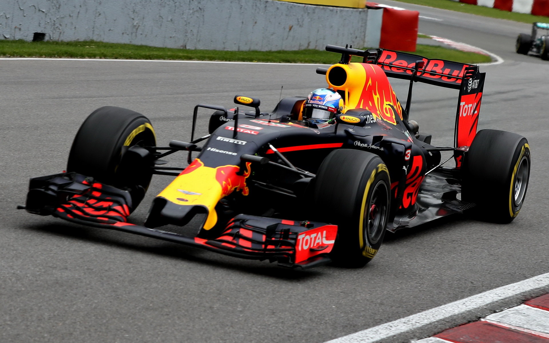 Daniel Ricciardo v závodě v Kanadě
