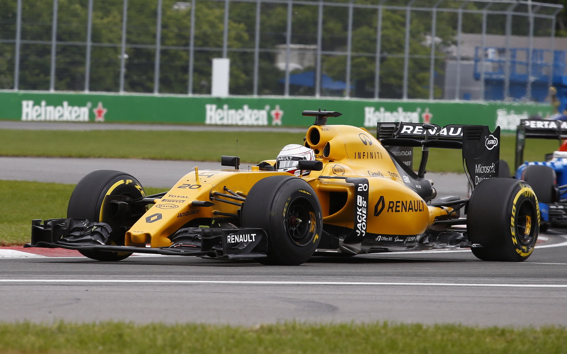 Kevin Magnussen s Remaiůte, RS16