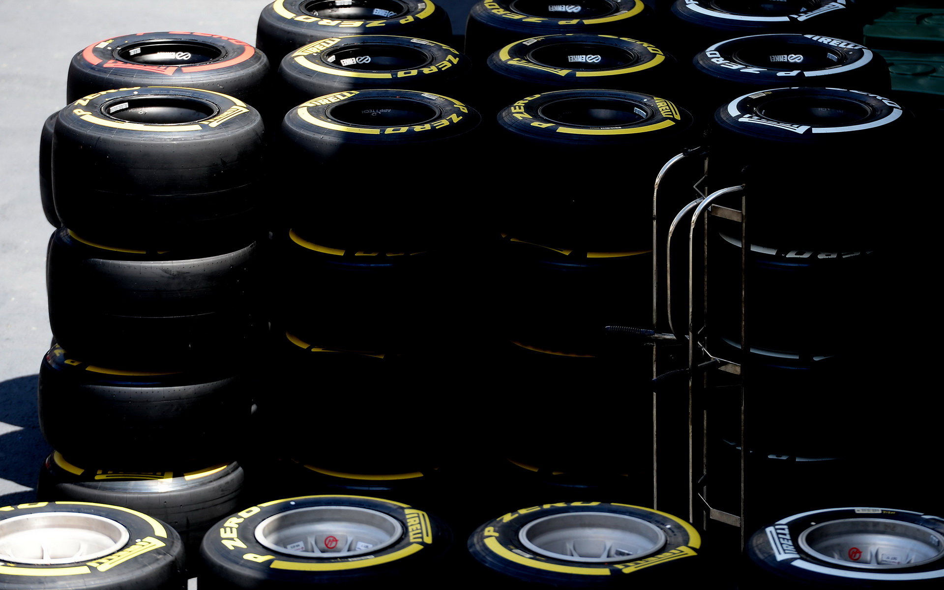 Příprava pneumatik na závodní víkend v Baku