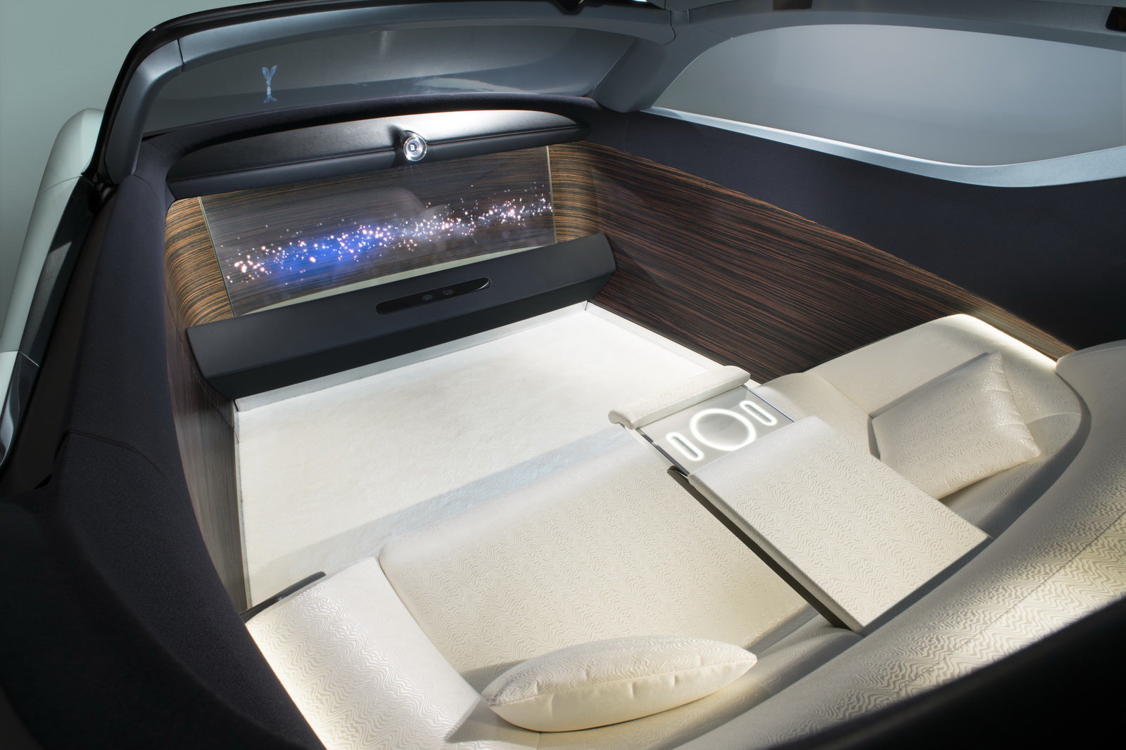 Rolls-Royce Vision Next 100 je vizionářským pohledem do budoucnosti.