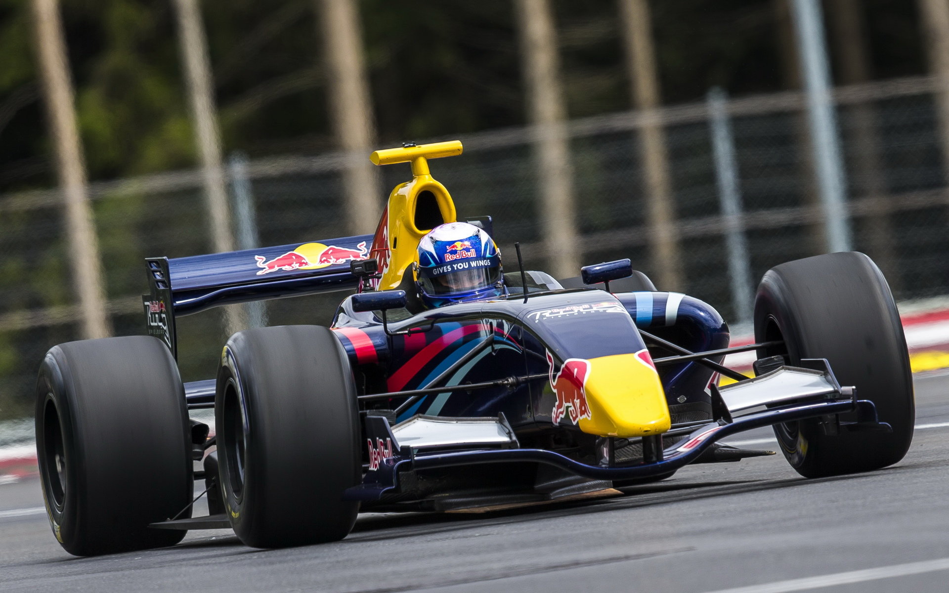 Lindsey Vonnová za volantem Formule Renault 3.5