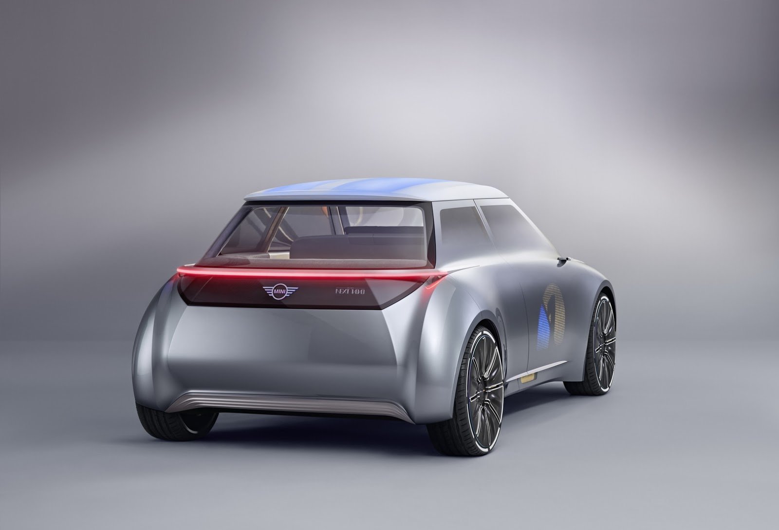 Mini Vision Next 100 představuje budoucnost automobilů, je opravdu tak temná?
