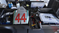 Komponenty na vůz Lewise Hamiltona v Baku