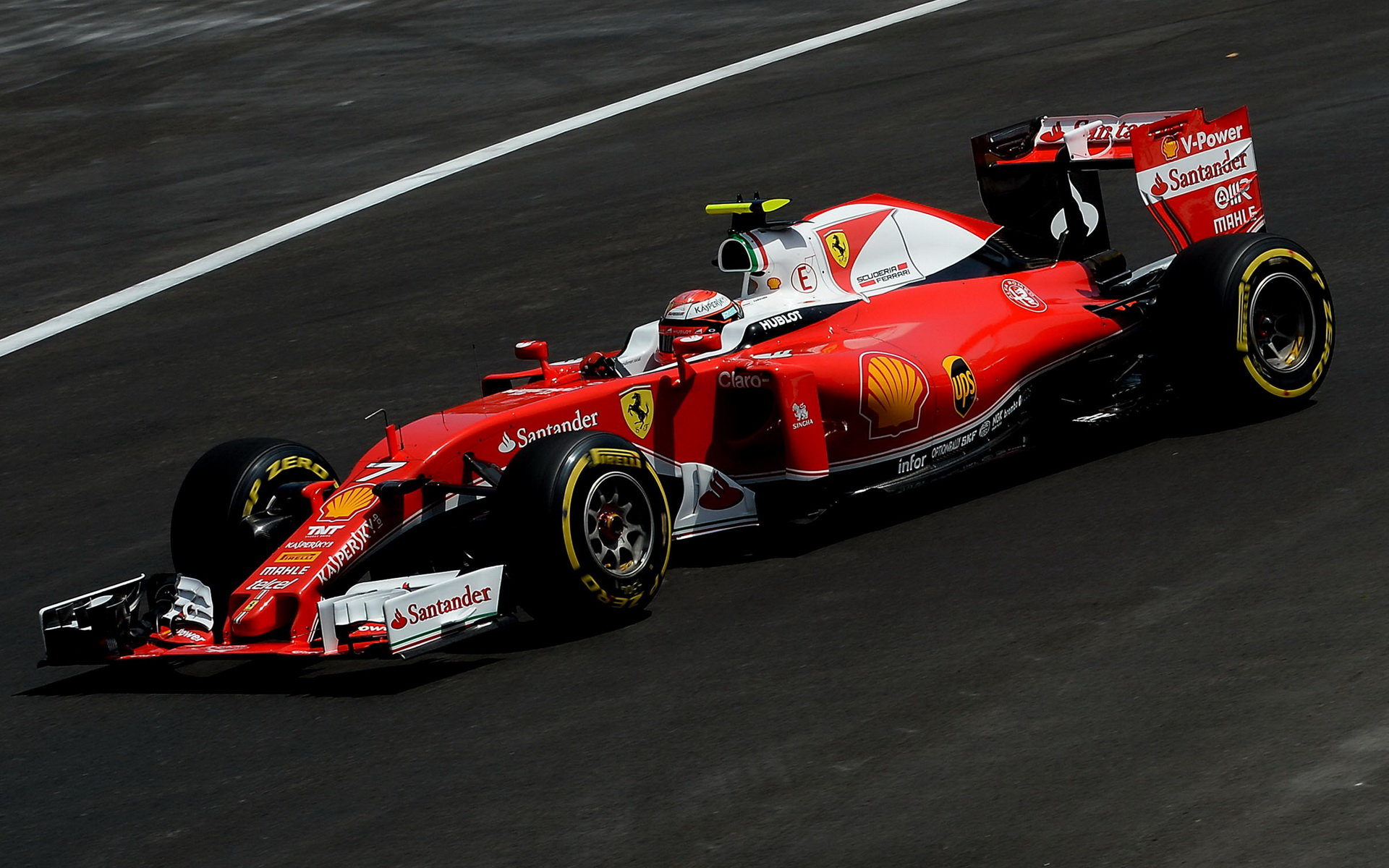 Kimi Räikkönen při kvalifikaci v Baku