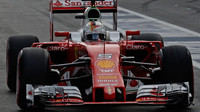 Sebastian Vettel při kvalifikaci v Baku
