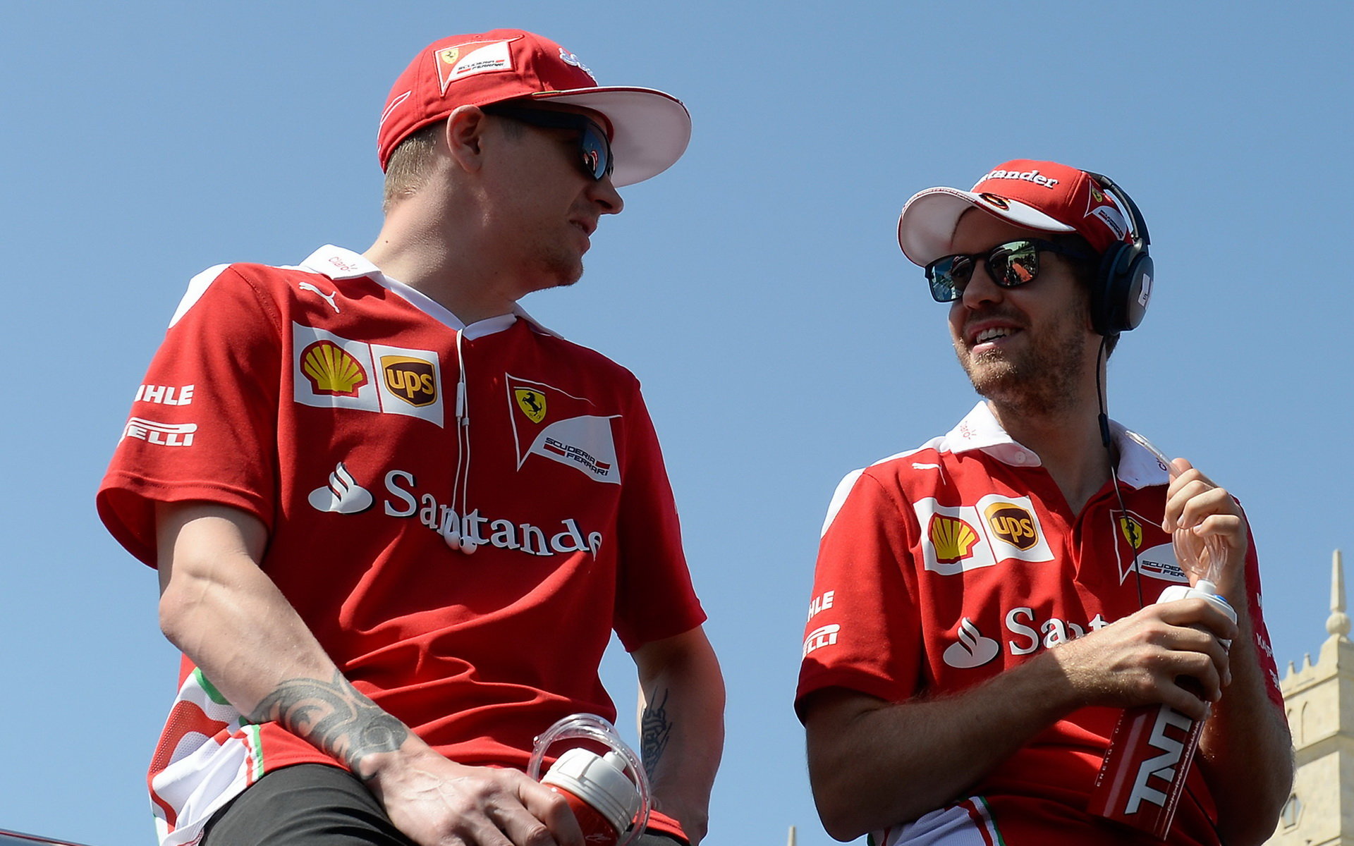 Kimi Räikkönen a Sebastian Vettel v Baku