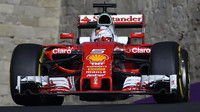 Sebastian Vettel v závodě v Baku
