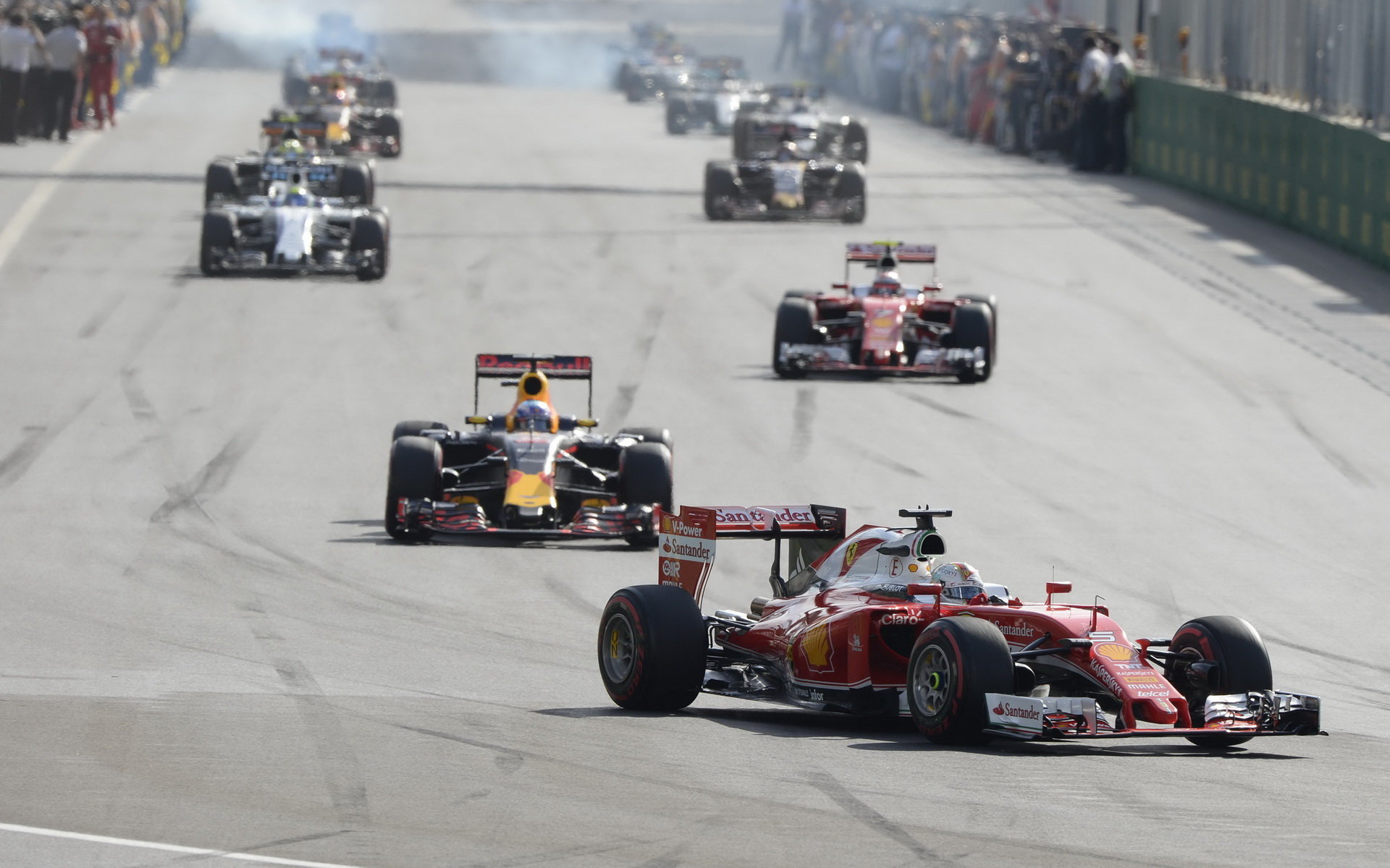Sebastian Vettel v zaváděcím kole v Baku