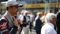 Esteban Gutiérrez a Bernie Ecclestone v Baku