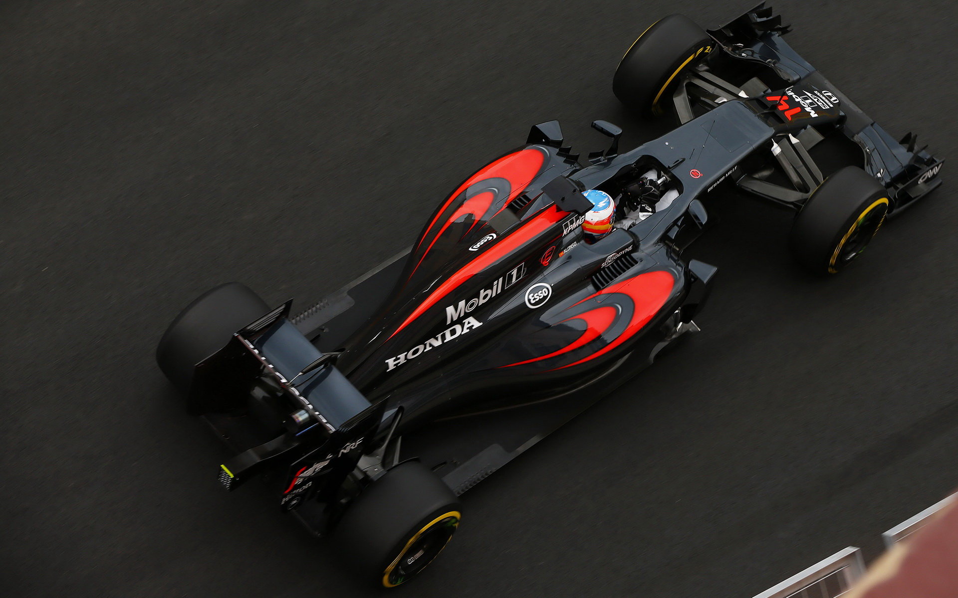 Fernando Alonso doufá, že McLaren bude příští rok Mercedesu mnohem blíže