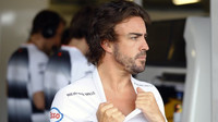 Mercedes stejně vyhraje, tak proč nějaká opatření? domnívá se Alonso