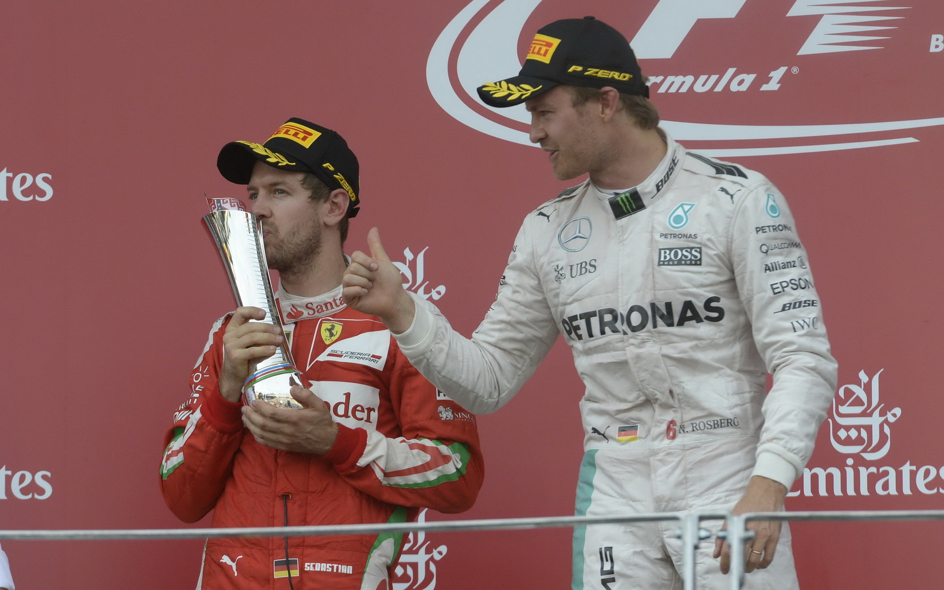 Rosberg se raduje na stupních vítězů. Jen by příště nerad stál frontu