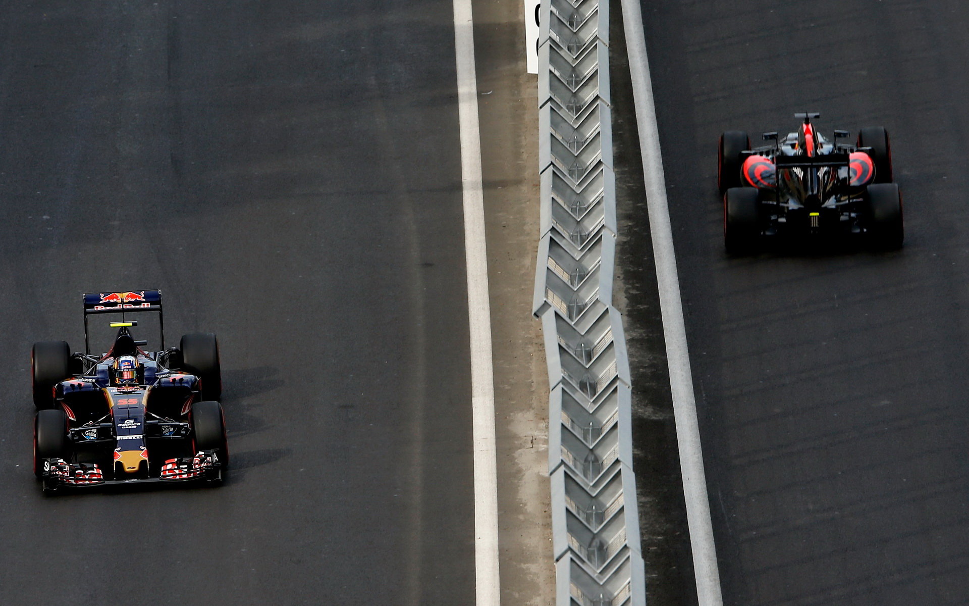 Carlos Sainz v kvalifikaci v Baku