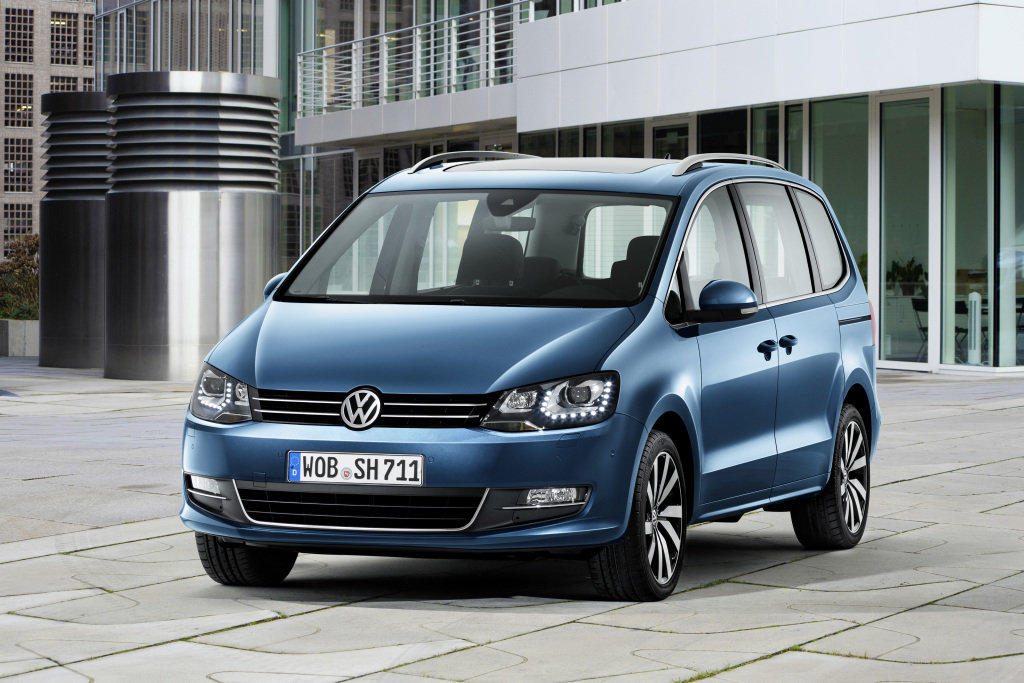 Volkswagen Sharan je jedním z modelů, kterým hrozí zrušení.