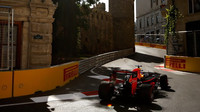 Daniel Ricciardo v závodě v Baku