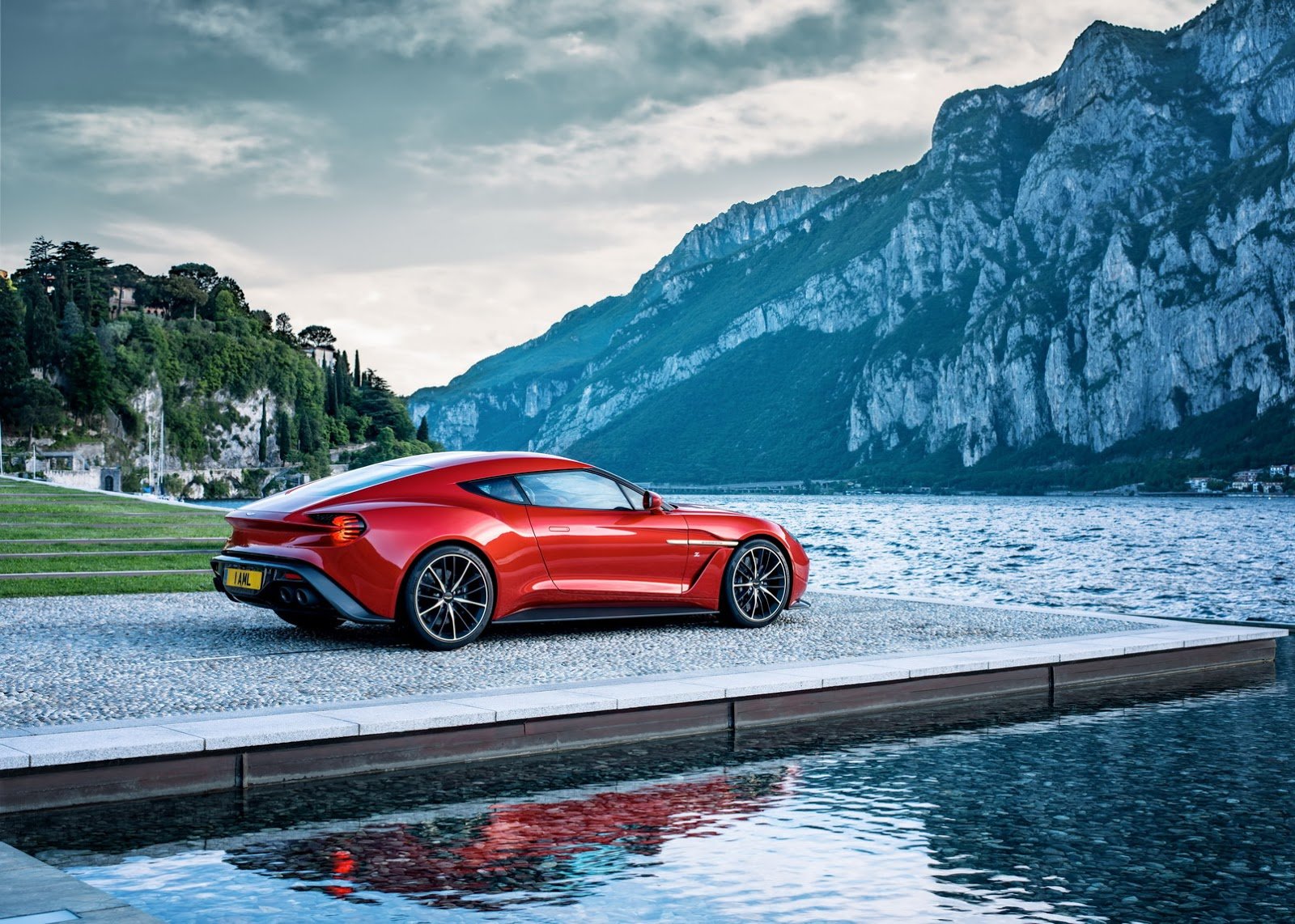 Aston Martin Vanquish Zagato vznikne jen v 99 kusech, všechny jsou prodané.
