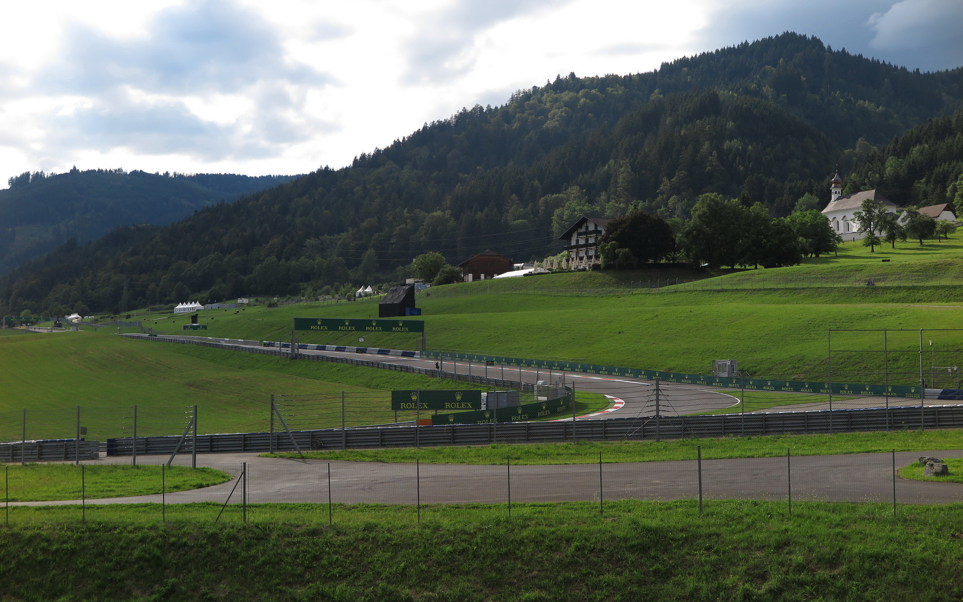 Středeční přípravy na okruhu Red Bull Ring v Rakousku