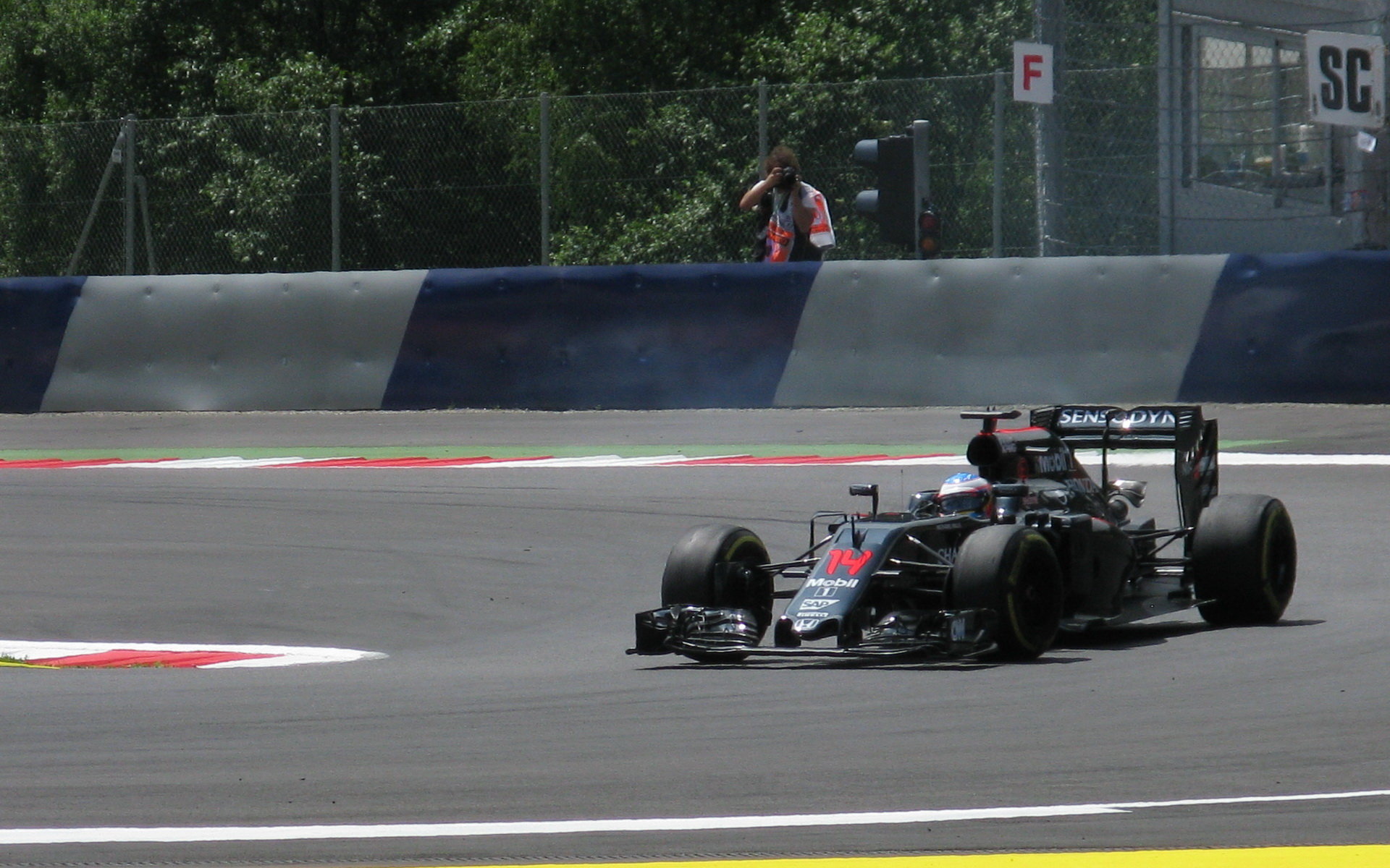 Fernando Alonso při pátečním tréninku na Red Bull Ringu