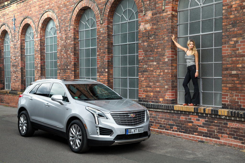 Cadillac XT5 přichází do Evropy ztížit pozici BMW X5 nebo Mercedesu GLE.