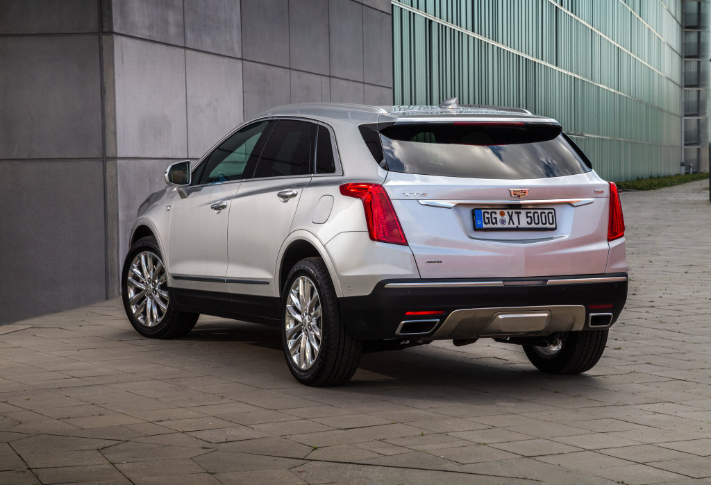 Cadillac XT5 přichází do Evropy ztížit pozici BMW X5 nebo Mercedesu GLE.