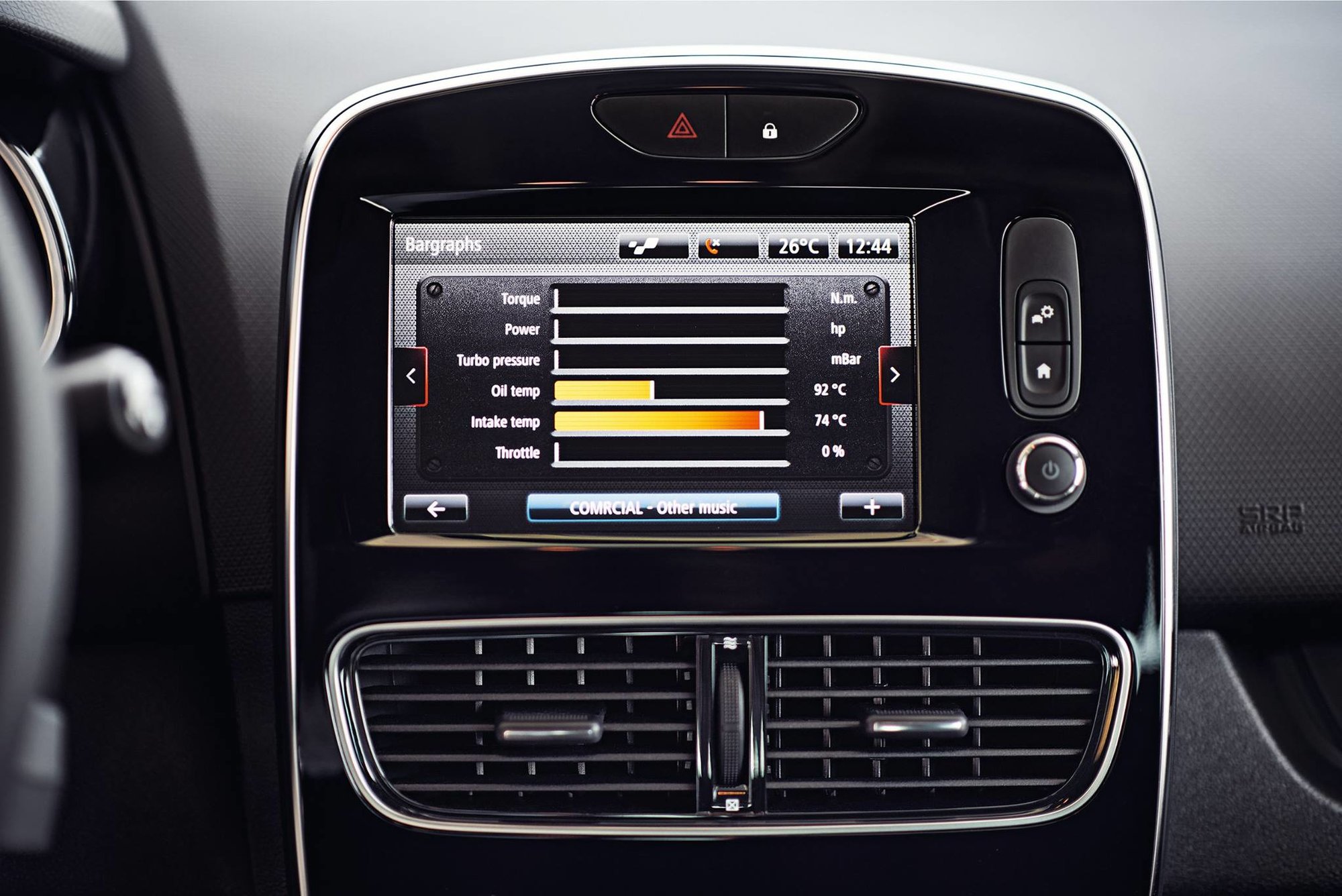 Omlazené Clio RS dává vzpomenout na koncept RS16, automat EDC má pořád.