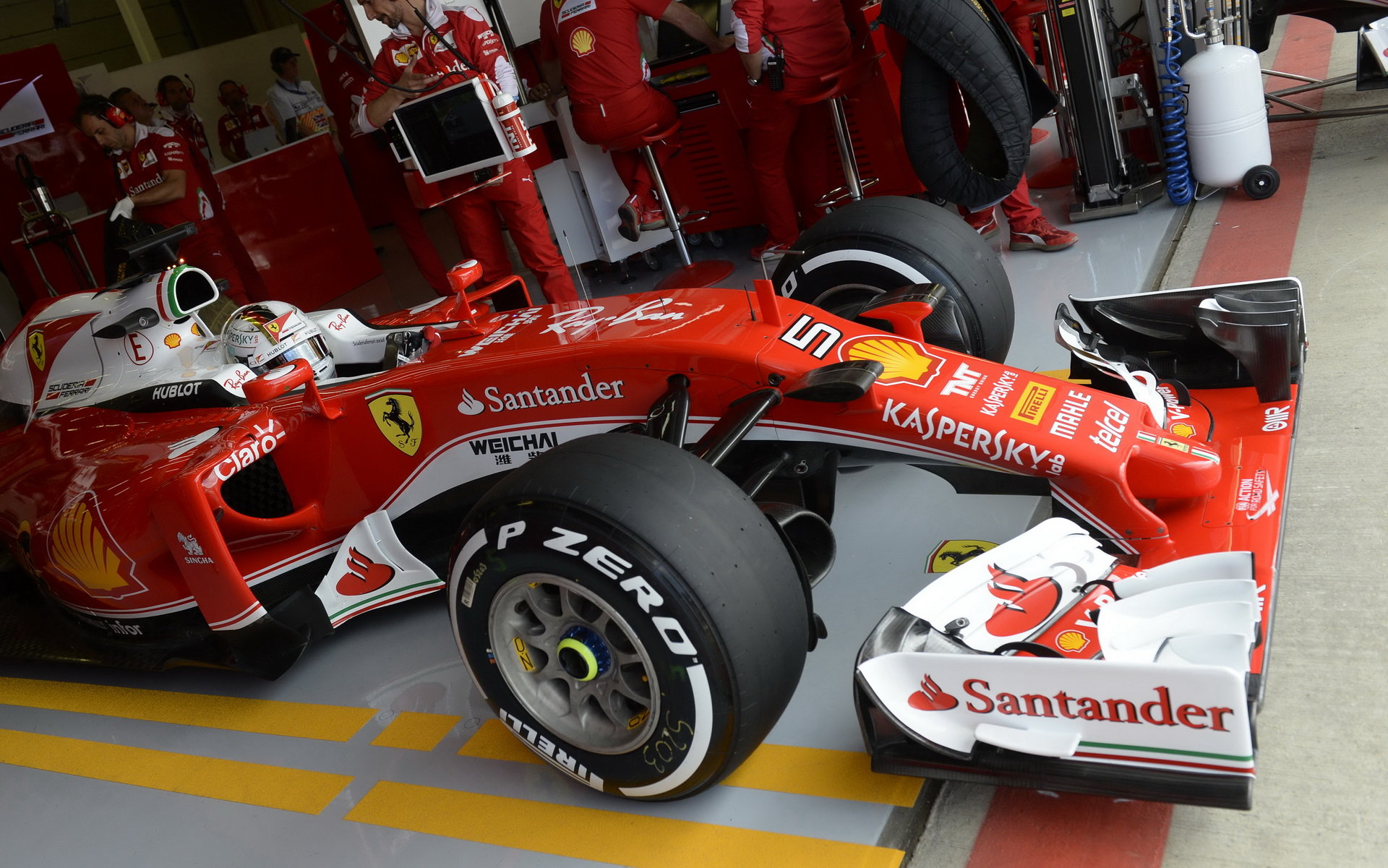 Vettela se nadále drží smůla, opět ho postihl technický problém