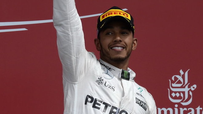 Lewis Hamilton si tentokrát užíval vítězství s neobvyklým nadšením