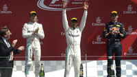 Vítězové po závodě v Silverstone