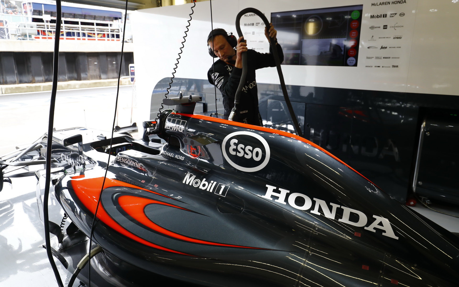 Spolupráce s Hondou se podle McLarenu zlepšuje