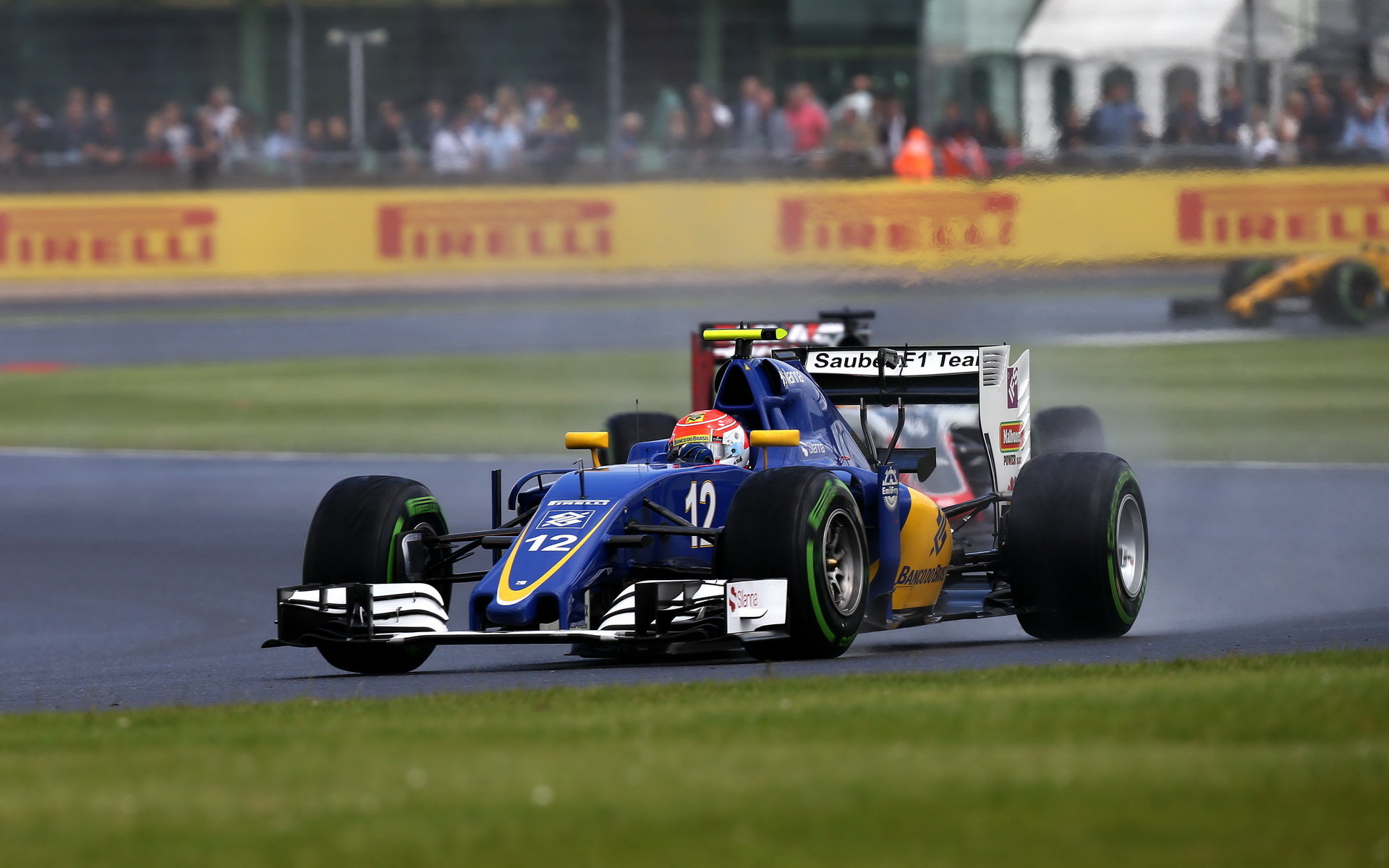 Felipe Nasr v závodě v Silverstone