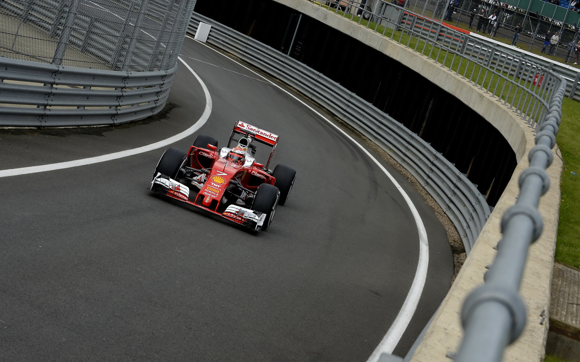 Kimi Räikkönen při posledních sezónních testech v Silverstone, druhý den