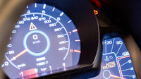 Žlutá kontrolka ABS nejspíše částečně může za nehodu Koenigseggu One:1.