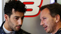 Daniel Ricciardo a Christian Horner v Maďarsku