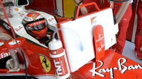 Kimi Räikkönen při pátečním tréninku v Maďarsku