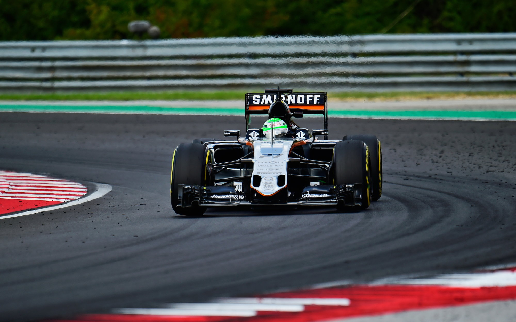 Nico Hülkenberg při pátečním tréninku v Maďarsku