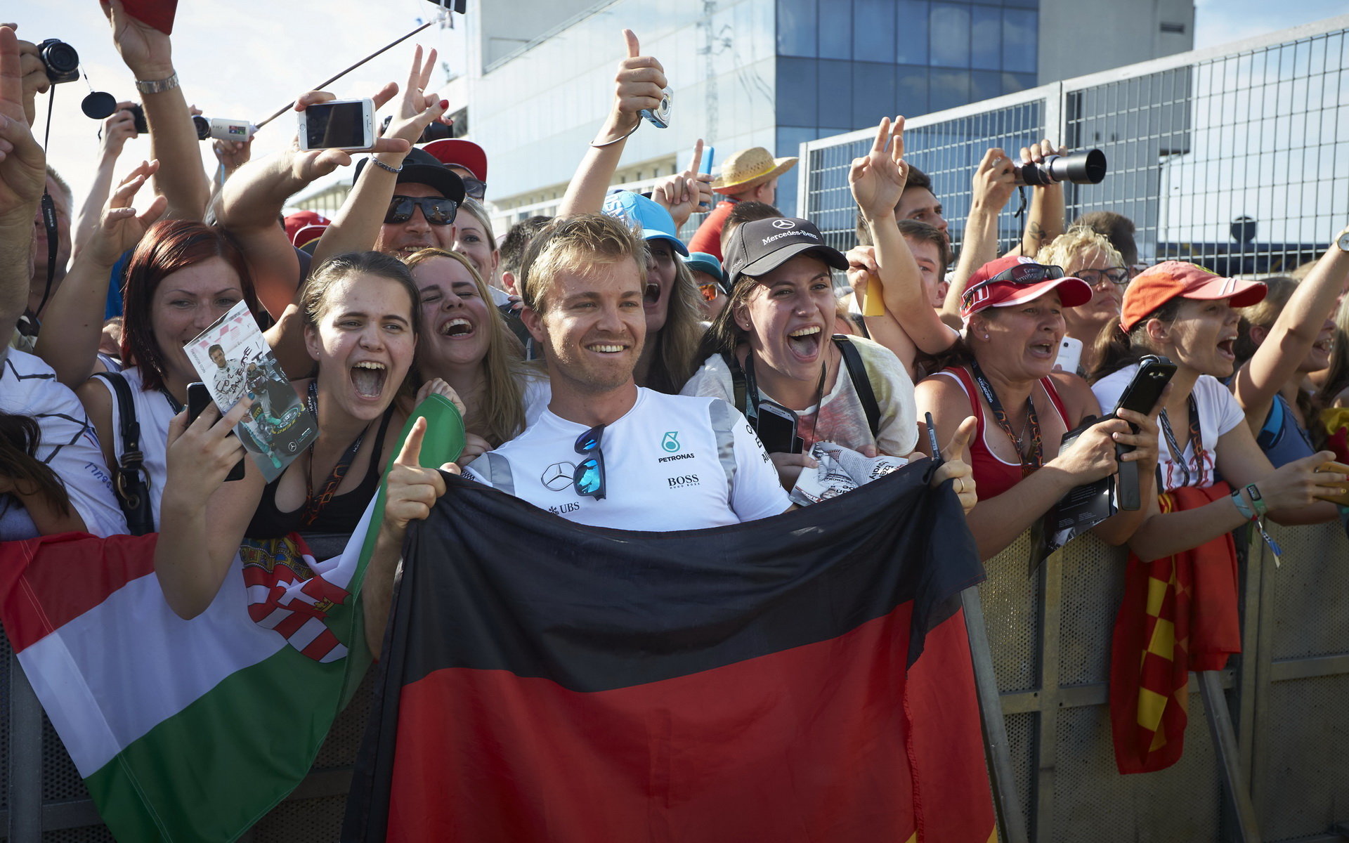 Nico Rosberg při autogramiádě v Maďarsku