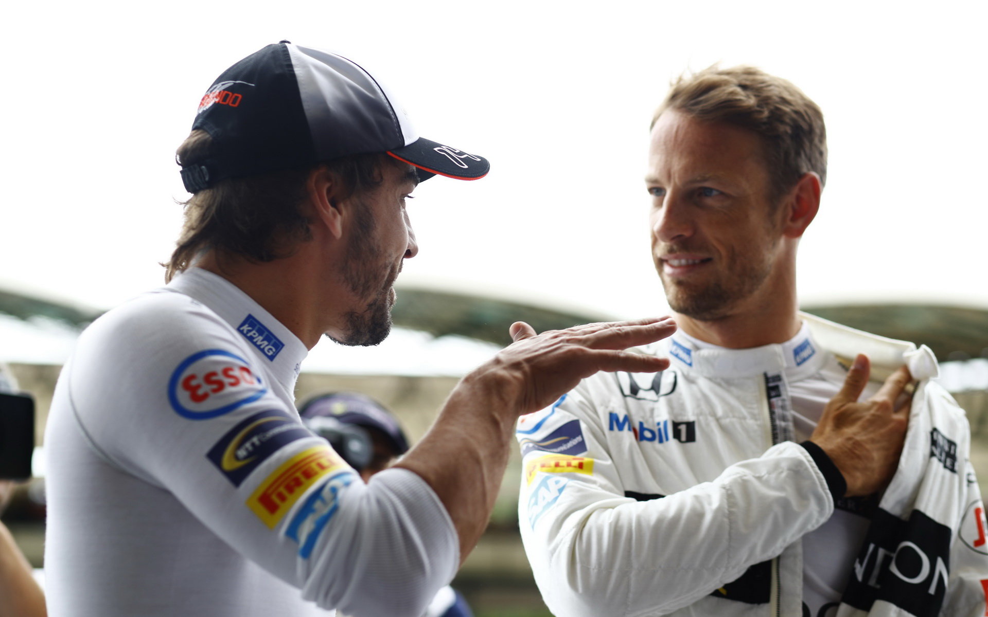 Fernando Alonso a Jenson Button v Maďarsku