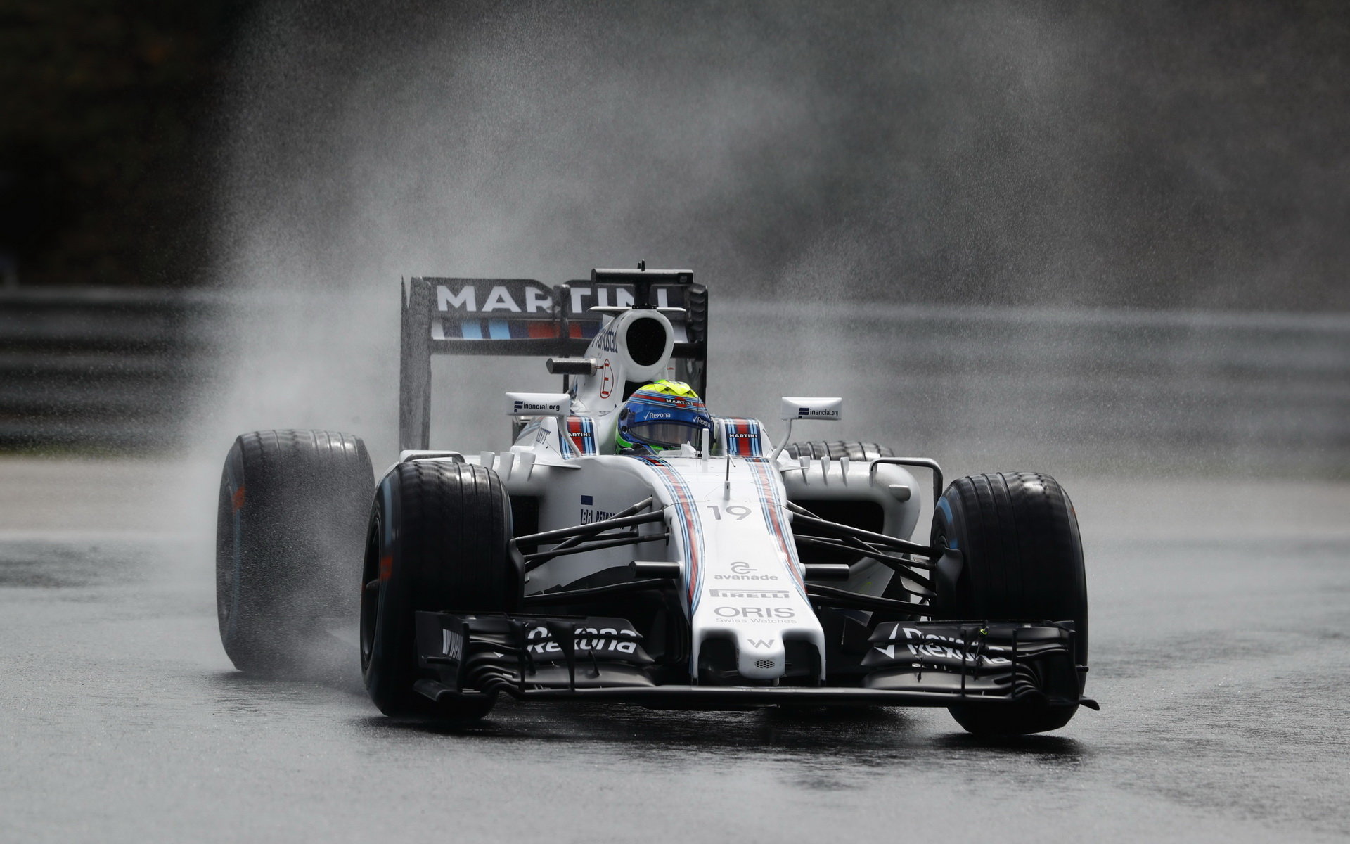 Felipe Massa při sobotní deštivé kvalifikaci v Maďarsku
