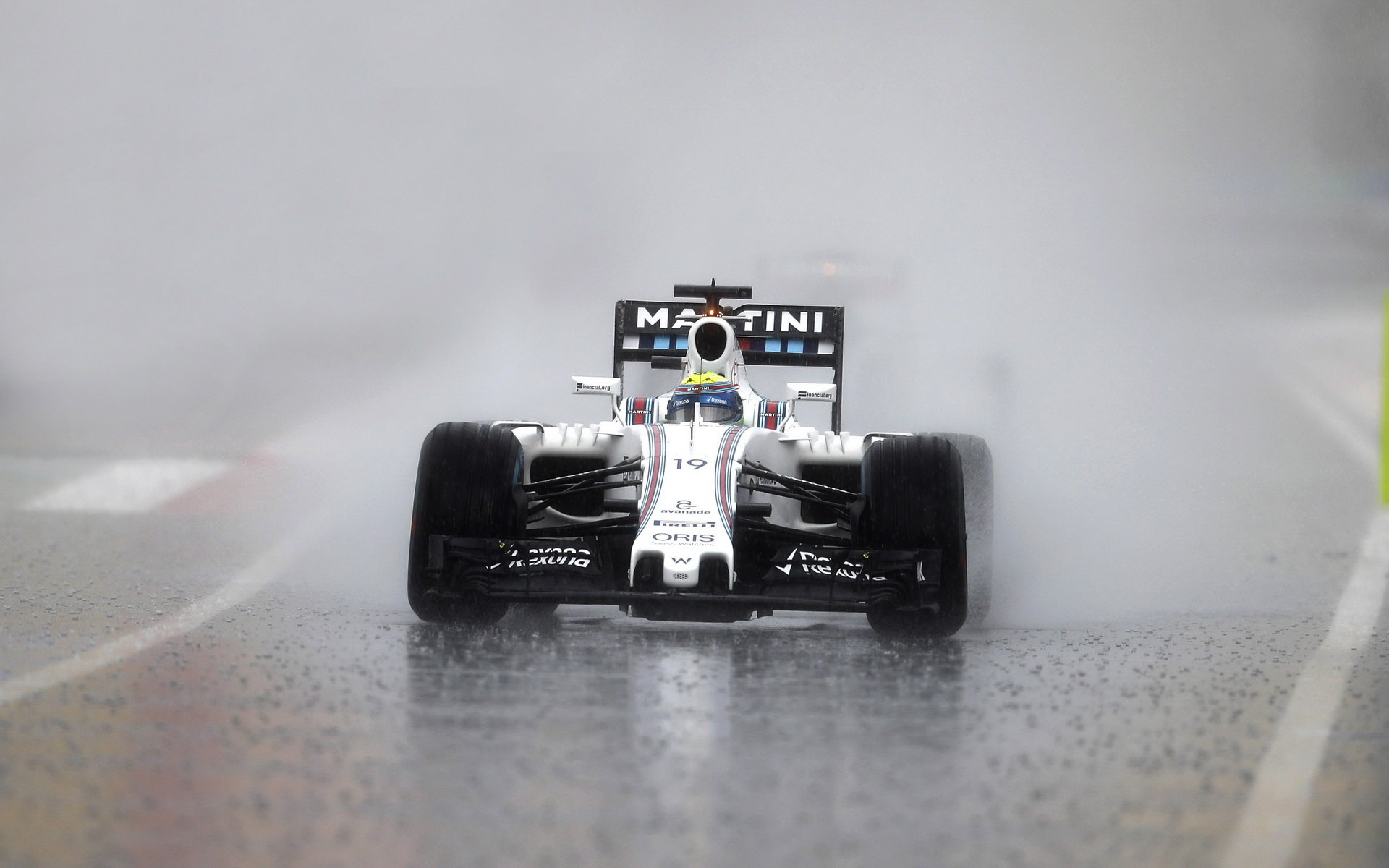 Felipe Massa při sobotní deštivé kvalifikaci v Maďarsku