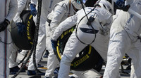 Mechanici týmu Williams v závodě v Maďarsku