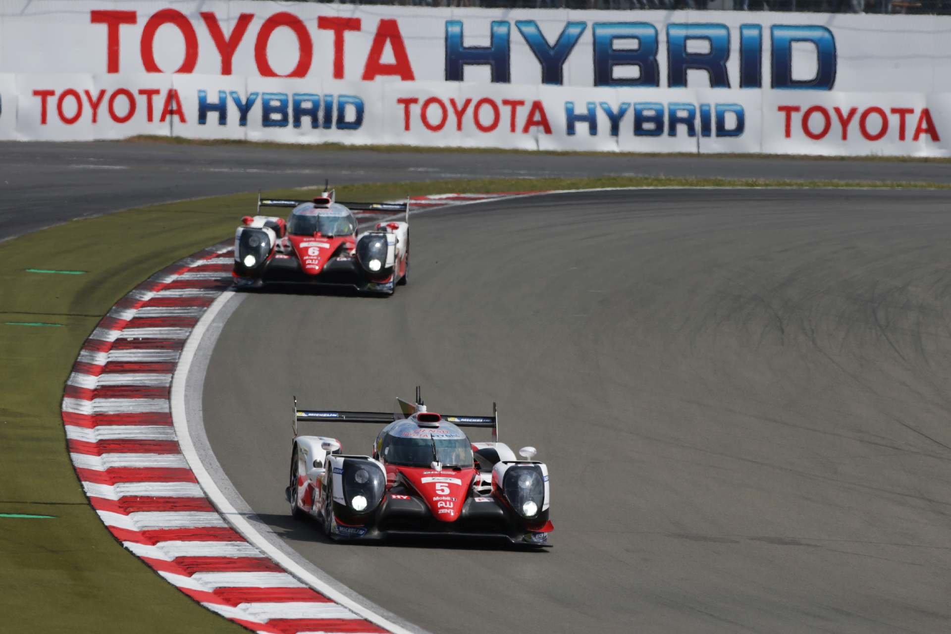 Vozy Toyota TS050 Hybrid na Nürburgringu doplatily na špatnou volbu pneumatik