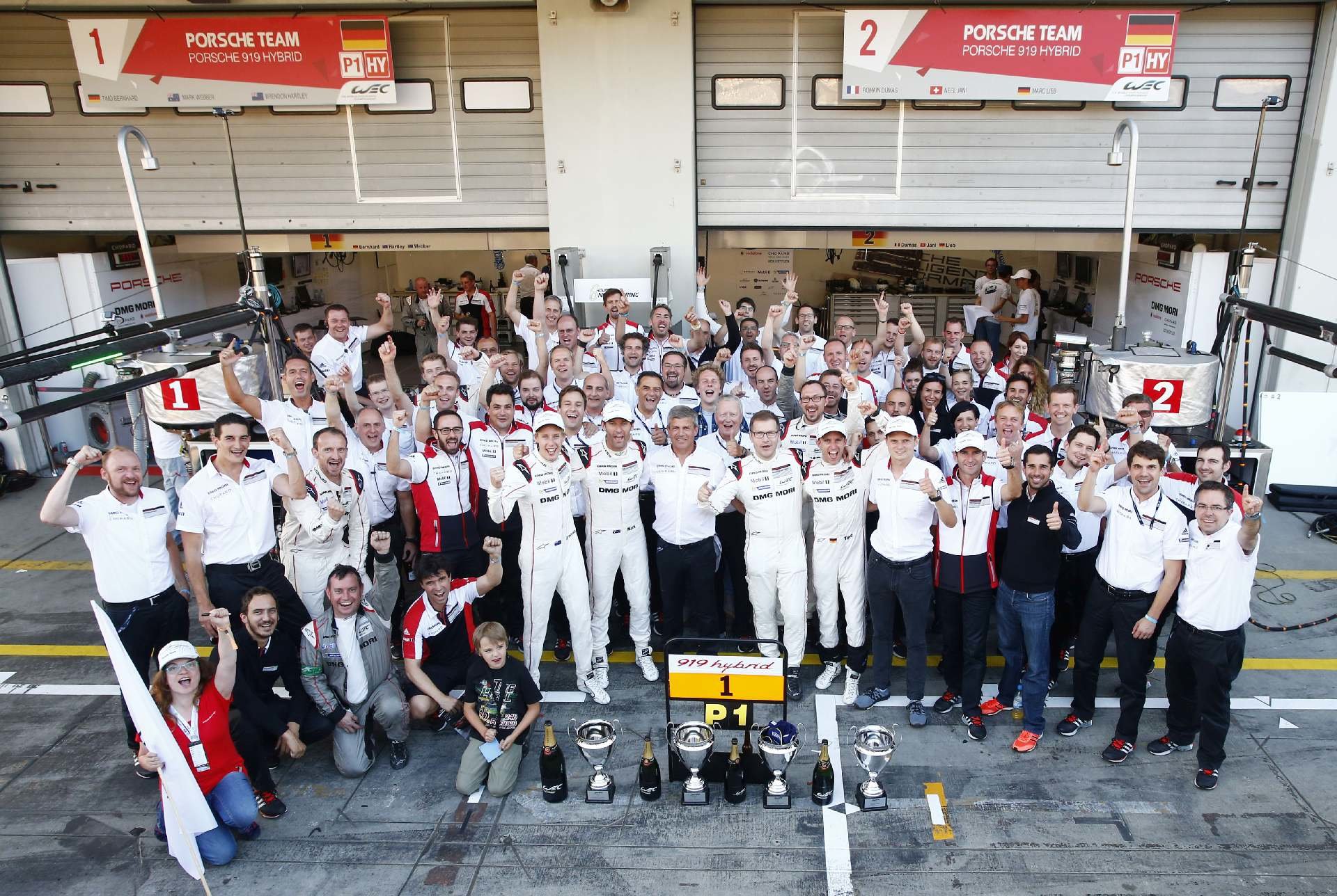 Porsche Team, radost po triumfu na Nürburgringu