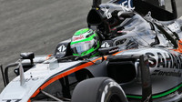 Nico Hülkenberg při pátečním tréninku v Německu