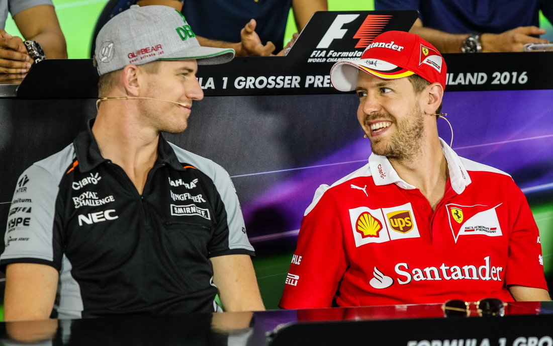 Nico Hülkenberg a Sebastian Vettel na tiskovce v Německu